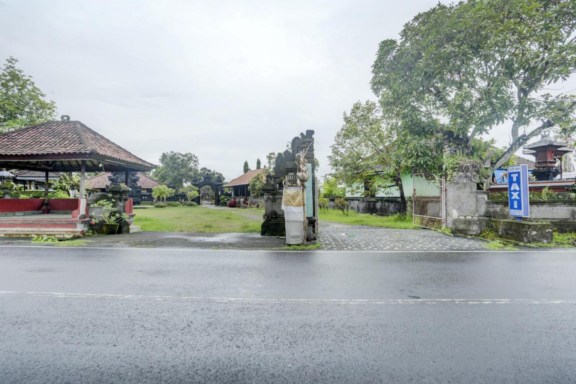 Oyo 1762 Hotel Astiti Graha Tanah Lot Exteriör bild